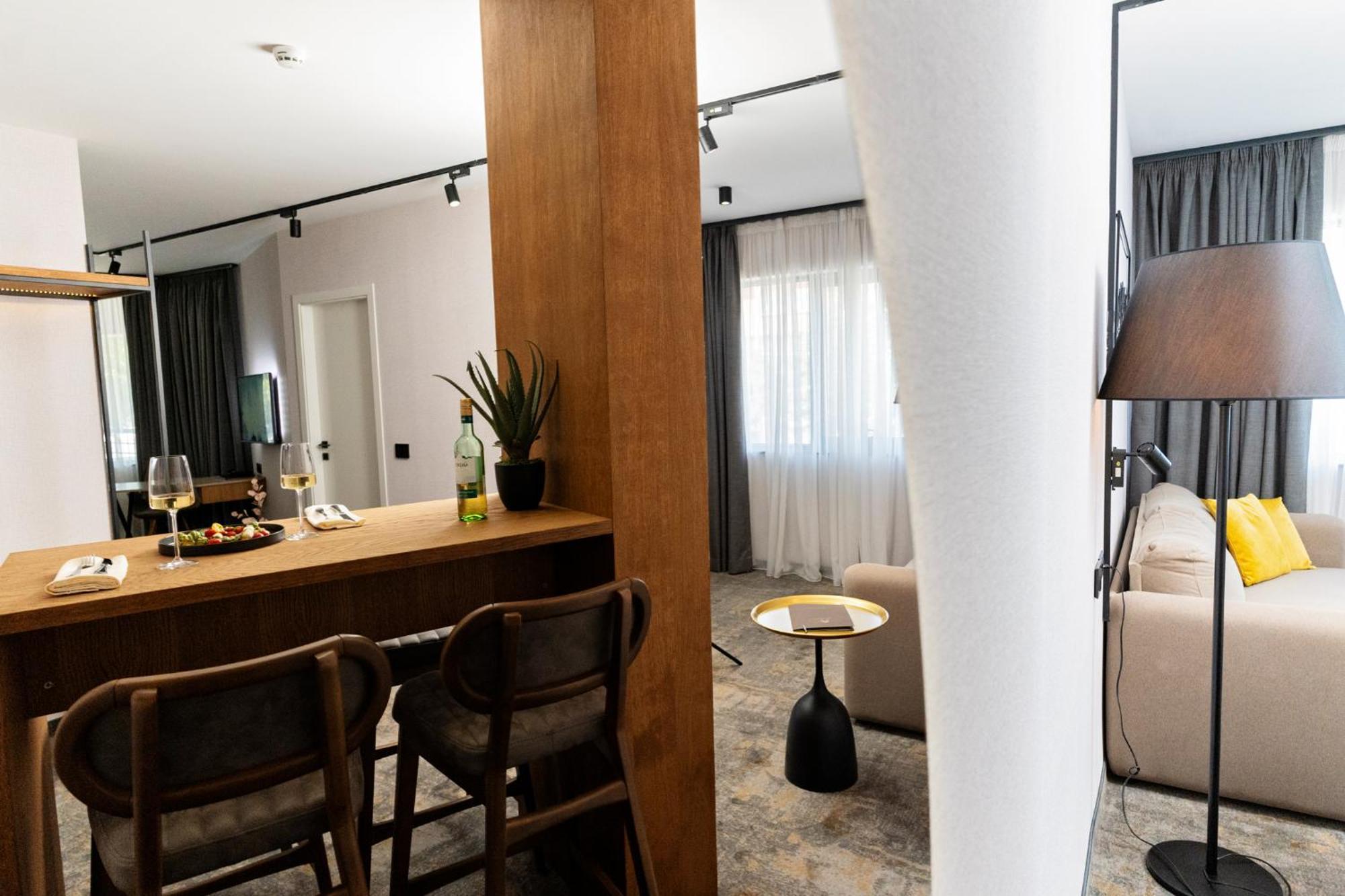 Mm Boutique Hotel Burgas City Exterior foto
